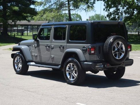 Used 2018 Jeep Wrangler Unlimited Sahara AWD/4WD image 23