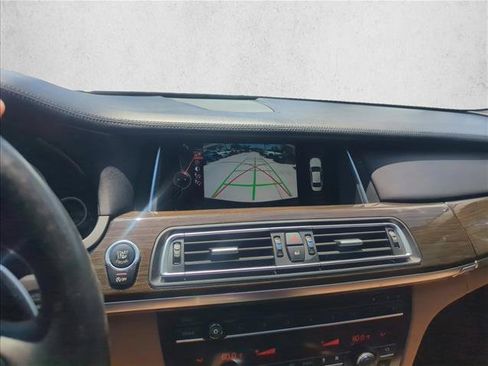 Used 2015 BMW 750i xDrive AWD/4WD image 9