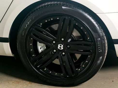 Used 2013 Bentley Mulsanne w/ Premiere Specification Pkg image 19