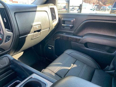 Used 2016 GMC Sierra 2500 Denali w/ Duramax Plus Package image 41