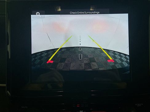 Used 2025 Jeep Grand Cherokee L Laredo image 23