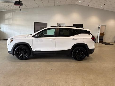 Used 2023 GMC Terrain SLE w/ Driver Convenience Package AWD/4WD image 4