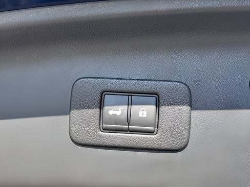 Used 2024 Nissan Armada Platinum w/ Captain's Chairs Package RWD image 44