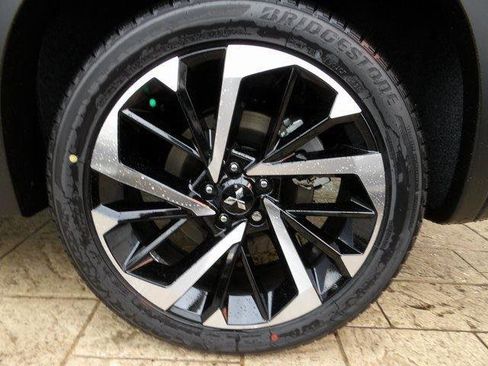 New 2025 Mitsubishi Outlander SEL image 12