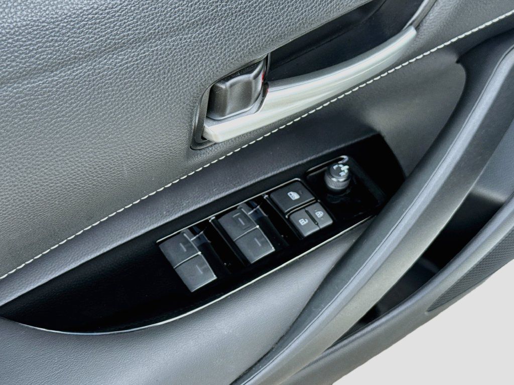 Used 2022 Toyota Corolla SE FWD image 17