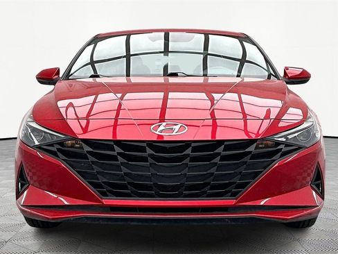 Used 2023 Hyundai Elantra SEL image 3