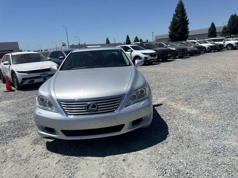 Used 2010 Lexus LS 460 RWD image 2