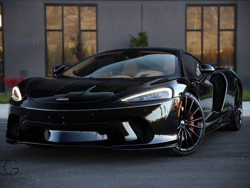 Used 2020 McLaren GT image 2