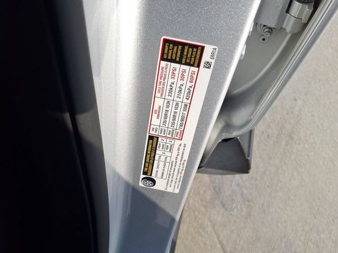 Used 2025 Nissan Rogue SV AWD/4WD image 38