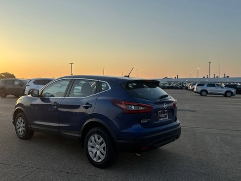Used 2020 Nissan Rogue Sport S FWD image 17
