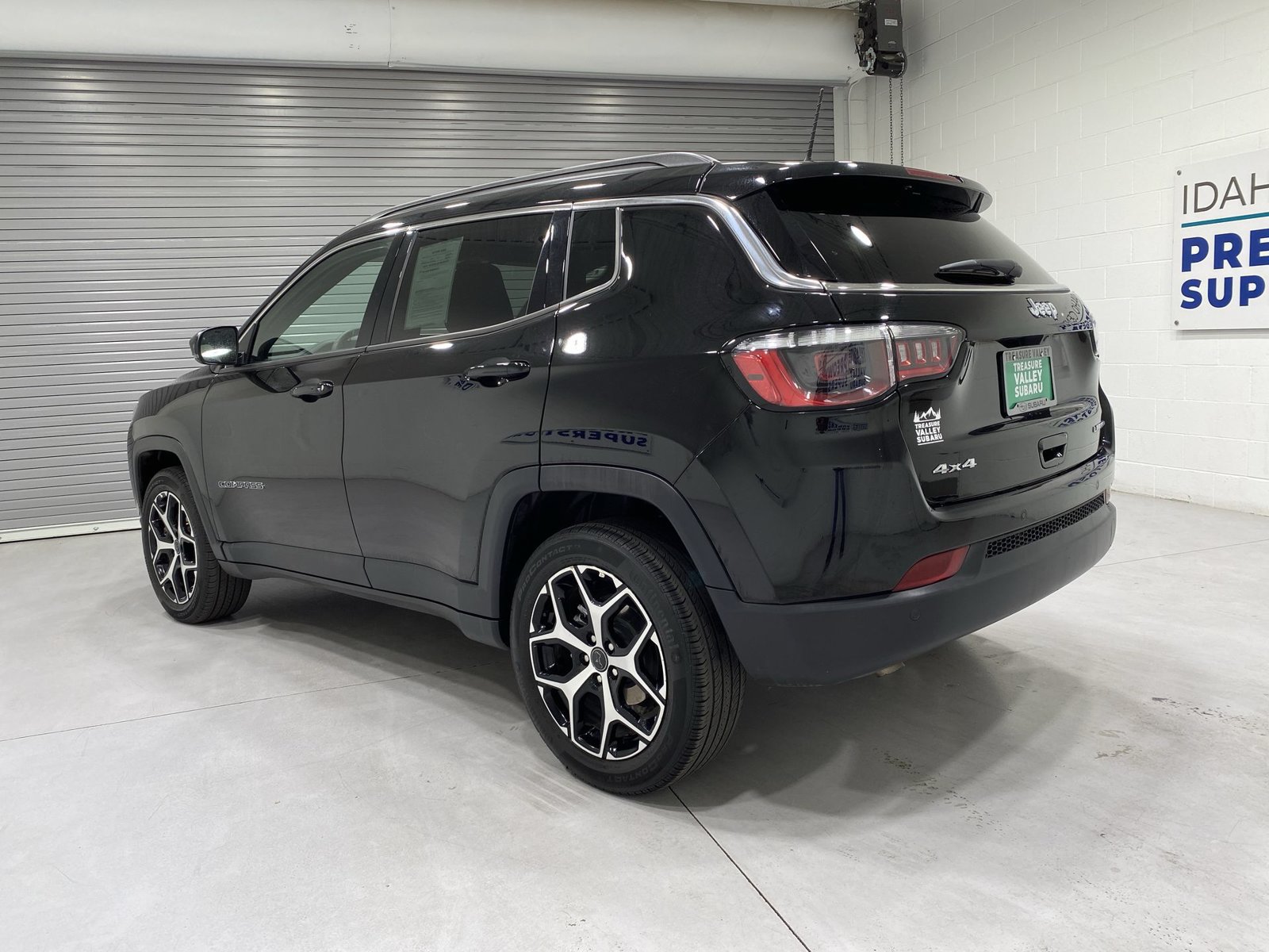 Used 2025 Jeep Compass Limited AWD/4WD image 6