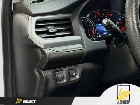 Used 2023 GMC Acadia SLE AWD/4WD image 12