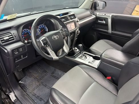Used 2017 Toyota 4Runner SR5 Premium w/ Four Season Floor Mat Package image 10