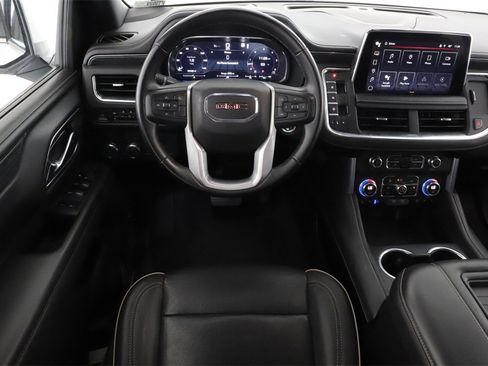 Used 2023 GMC Yukon SLT image 30
