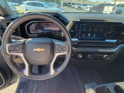 Used 2024 Chevrolet Silverado 1500 LT RWD image 15