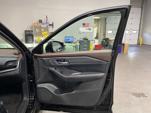 Certified 2023 Nissan Rogue SV w/ SV Premium B Package AWD/4WD image 29