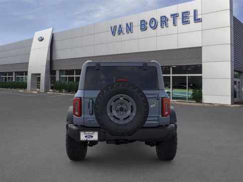 New 2025 Ford Bronco Outer Banks w/ Sasquatch Package image 5