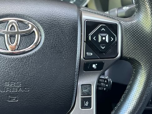 Used 2022 Toyota Tacoma SR5 AWD/4WD image 24