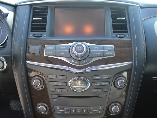 Used 2017 INFINITI QX80 4WD w/ Driver Assistance Package image 19