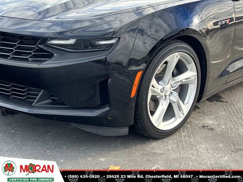 Used 2022 Chevrolet Camaro LT w/ Technology Package image 8