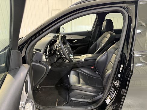 Used 2022 Mercedes-Benz GLC 300 image 11