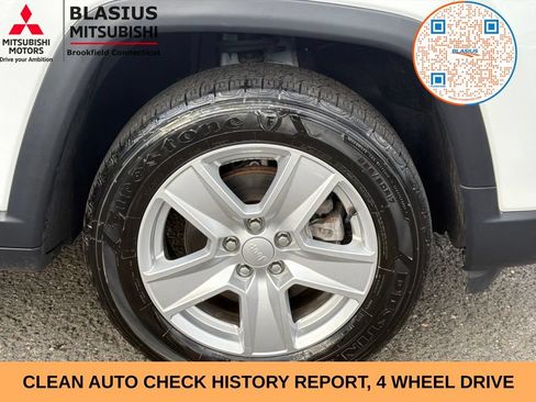 Used 2022 Jeep Compass Latitude AWD/4WD image 3