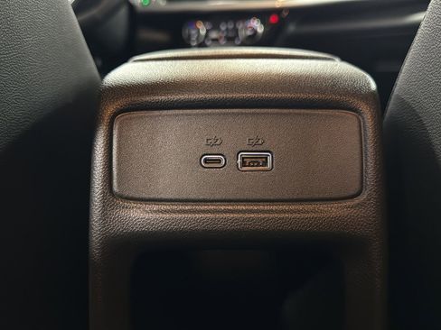 Used 2025 Chevrolet Trax LT w/ LT Convenience Package image 29