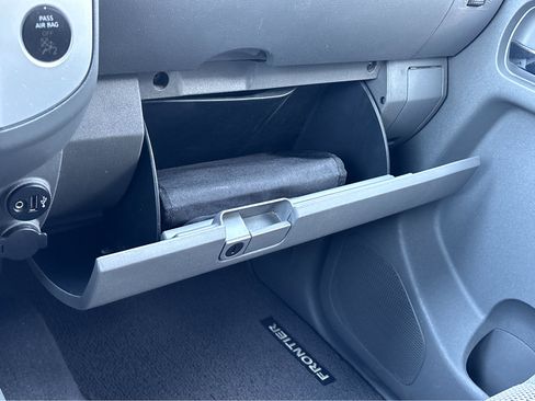 Used 2020 Nissan Frontier SV image 18