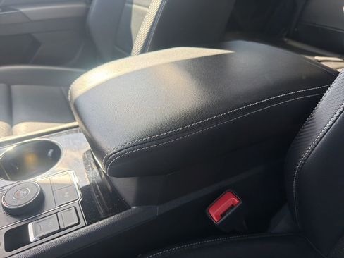 Used 2022 Volkswagen Atlas Cross Sport SE image 34