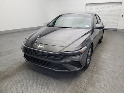 Used 2024 Hyundai Elantra SEL FWD image 15