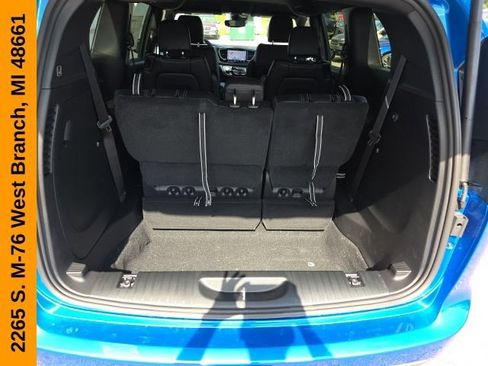 New 2027 Chrysler Pacifica Select AWD/4WD image 12
