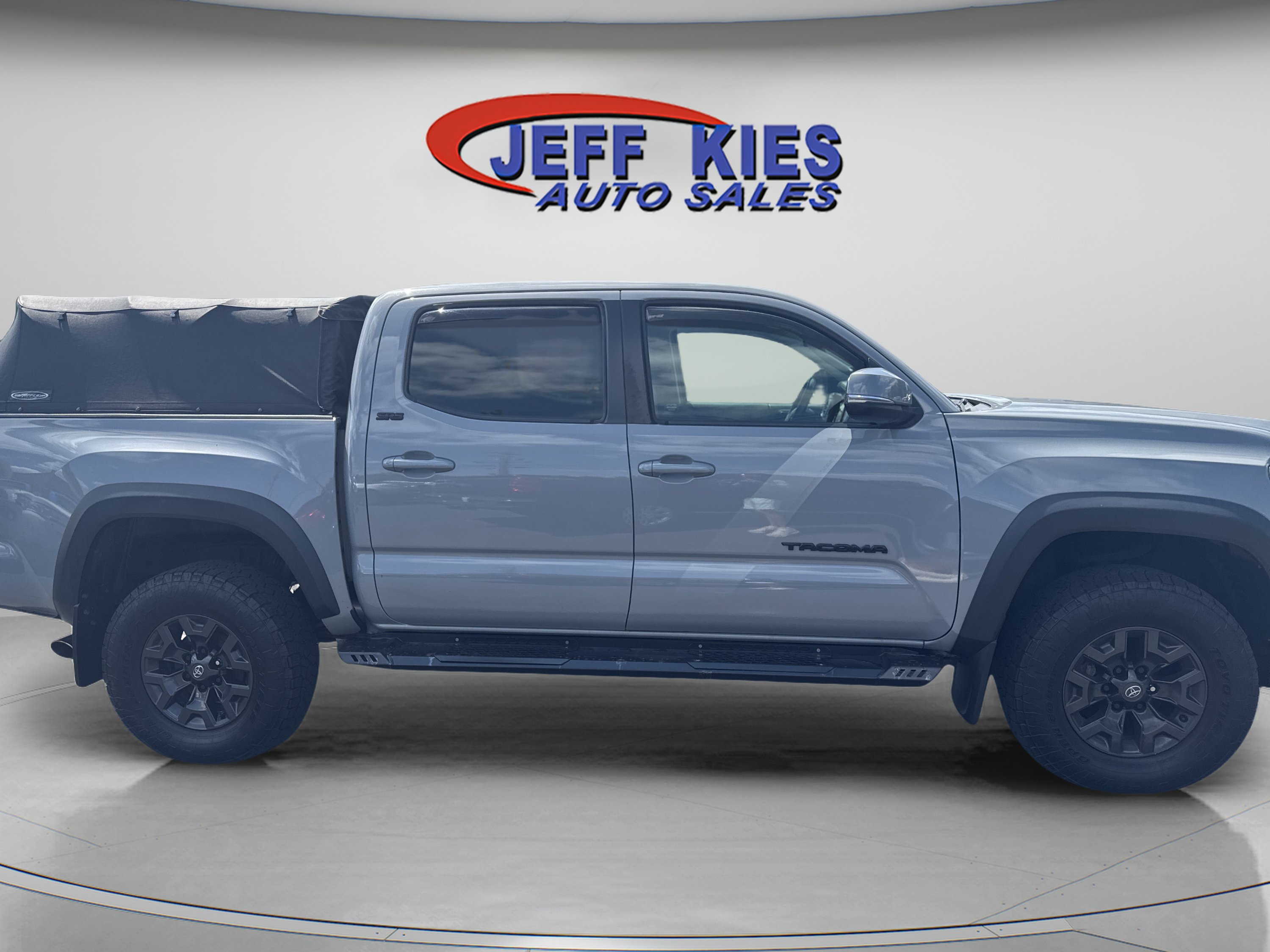 Used 2021 Toyota Tacoma SR5 w/ Trail Edition AWD/4WD image 4