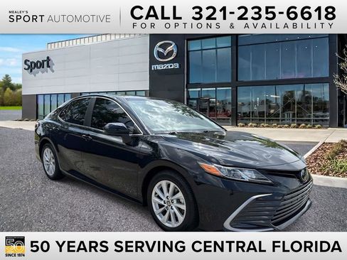 Used 2022 Toyota Camry LE FWD image 1