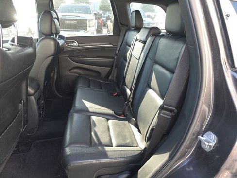 Used 2018 Jeep Grand Cherokee Limited AWD/4WD image 9