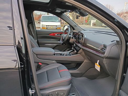 New 2026 Chevrolet Traverse RS image 12