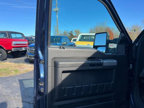 Used 2015 Ford F350 Lariat w/ Chrome Package image 8