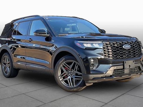 Used 2025 Ford Explorer ST-Line w/ ST-Line Street Pack AWD/4WD image 7