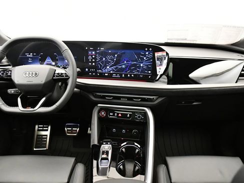 New 2025 Audi SQ5 Premium Plus image 18