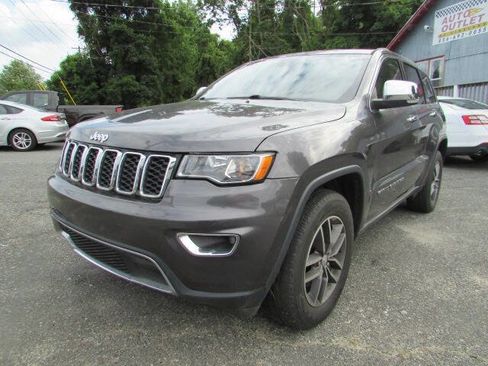 Used 2017 Jeep Grand Cherokee Limited AWD/4WD image 4