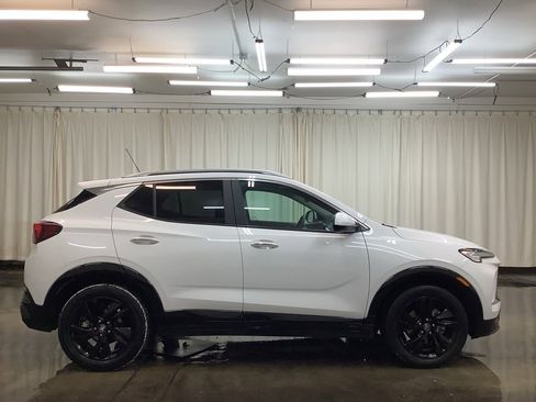 Used 2024 Buick Encore GX Sport Touring image 5