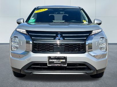 Used 2025 Mitsubishi Outlander ES