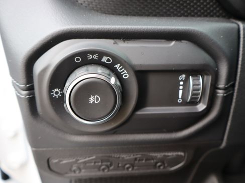 Used 2025 Jeep Wrangler Unlimited Rubicon AWD/4WD image 20