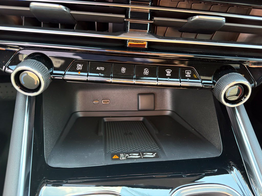 New 2027 Chevrolet Traverse LT w/ Driver Confidence Package FWD image 25