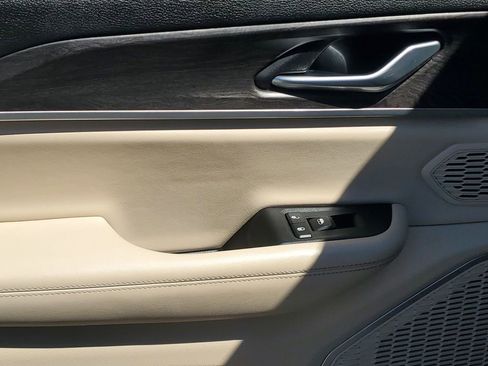 Used 2022 Jeep Grand Cherokee Limited w/ Luxury Tech Group II image 43