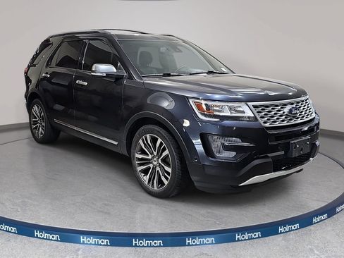 Used 2017 Ford Explorer Platinum AWD/4WD image 4