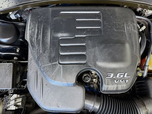 Used 2019 Chrysler 300 Limited image 39