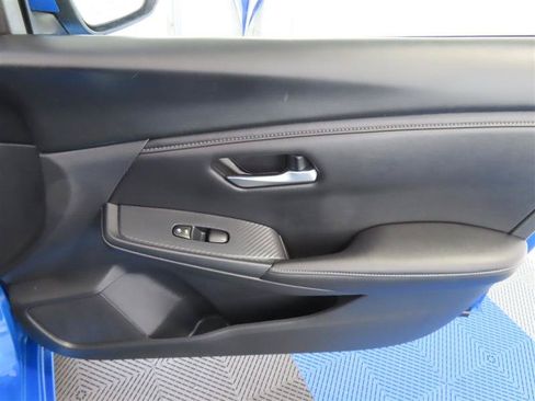 Used 2025 Nissan Sentra SV FWD image 33