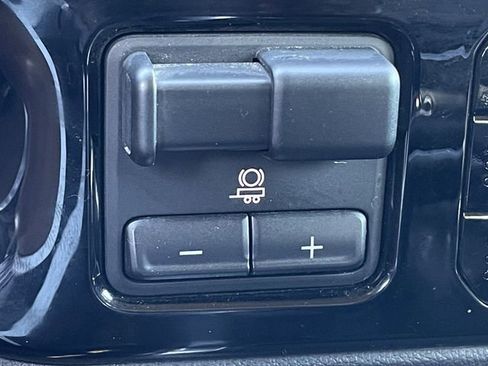 Used 2023 Chevrolet Silverado 1500 LTZ AWD/4WD image 21