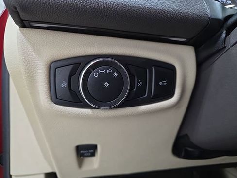 Used 2014 Lincoln MKZ Hybrid FWD image 24