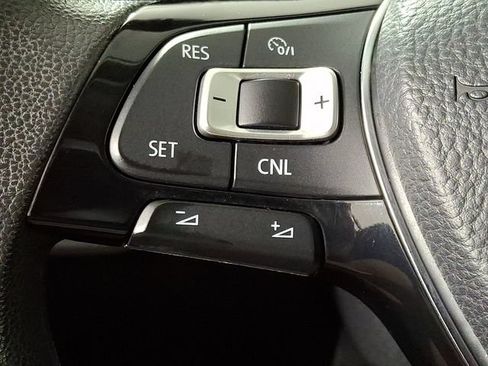 Used 2015 Volkswagen Jetta SE FWD image 19